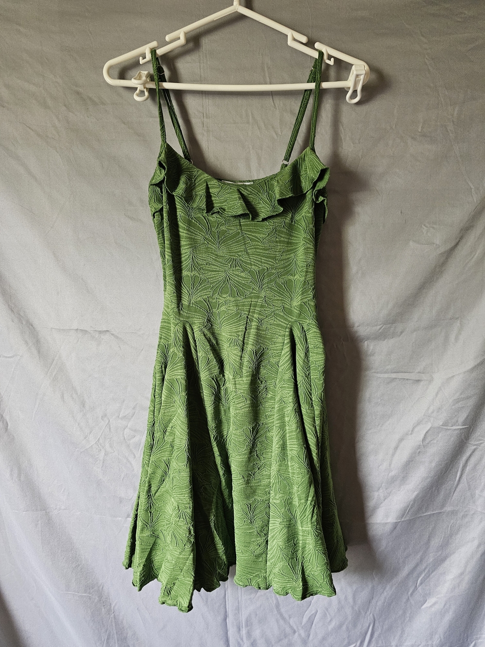 Green Textured Ruffle Sundress Size Medium - Picture 3 of 9